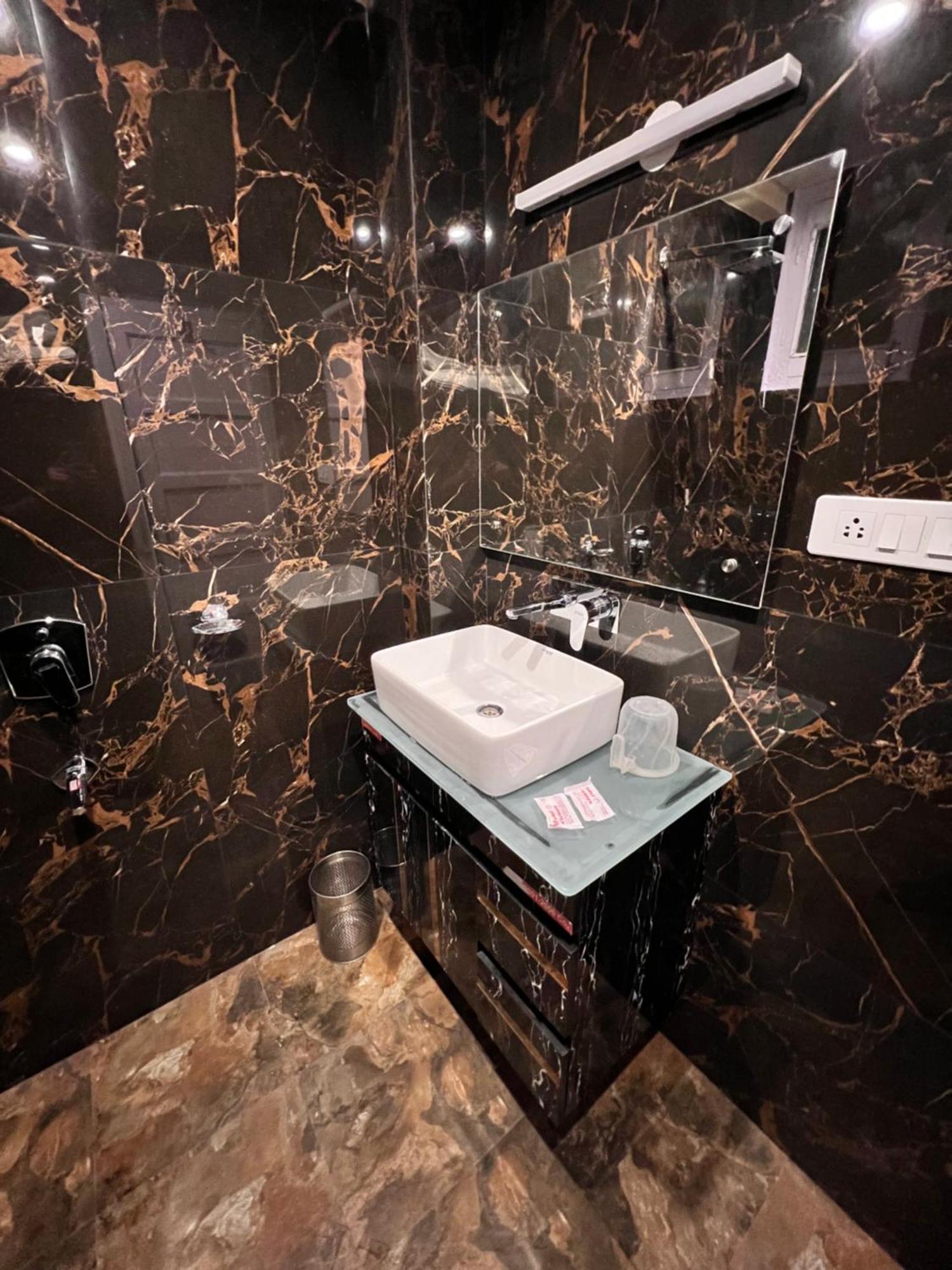 Hotel Victory Since 1979 西姆拉 外观 照片